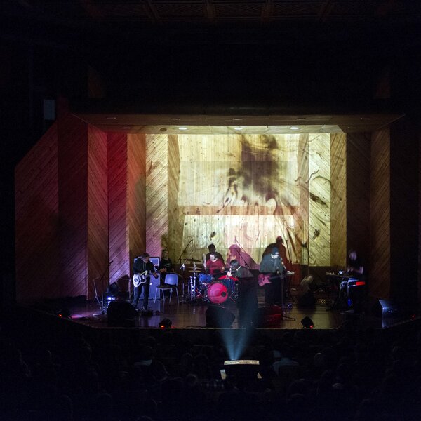 Cinema e Espetáculos